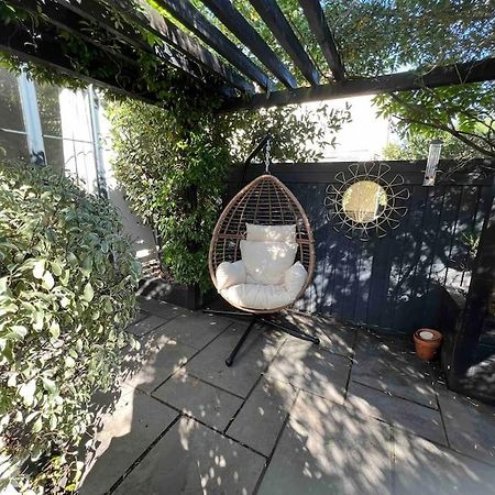 Private Garden Oasis In Central Bristol Bagian luar foto